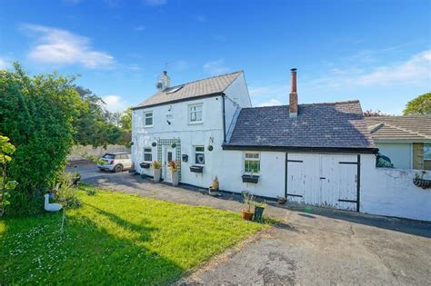 Properties for sale in Stainton, South Yorkshire.